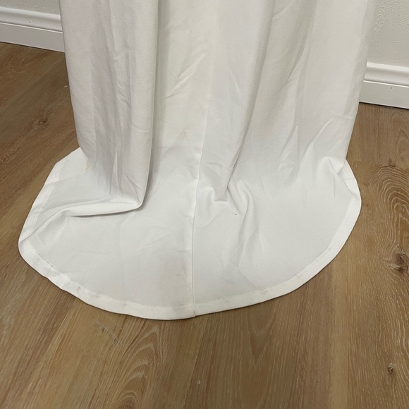 Exceptional Romance White Off-the-Shoulder Mermaid Maxi Dress Medium - Picture 13 of 13
